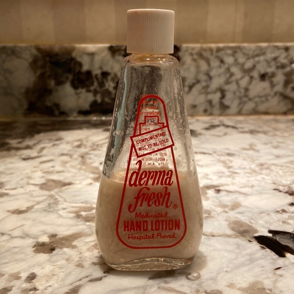 Vintage Derma Fresh Medicated Hand Lotion - Picture 1 of 4